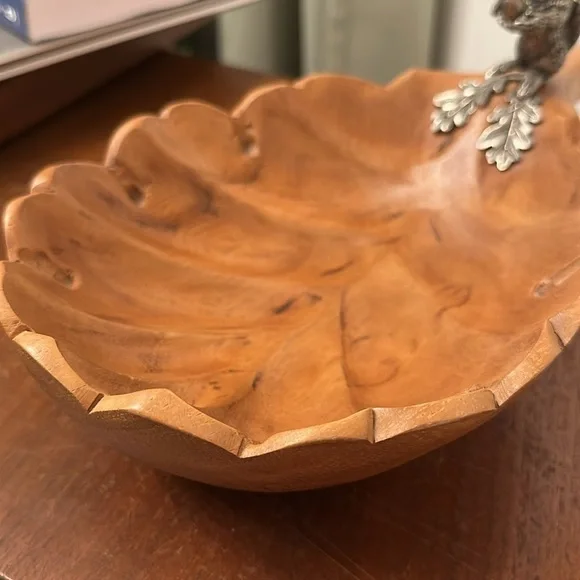 Vagabond squirrel nut bowl. - Picture 3 of 4